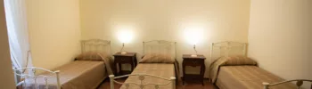Donna Flora... la camera con letto alla francese di Casa Vacanze Franco ed Enza